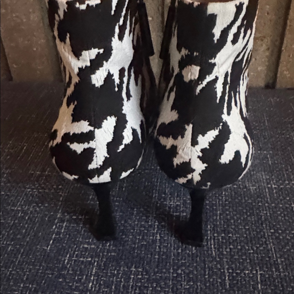 Louise et Cie Black and White Patterned Ankle Boots - Picture 3 of 5